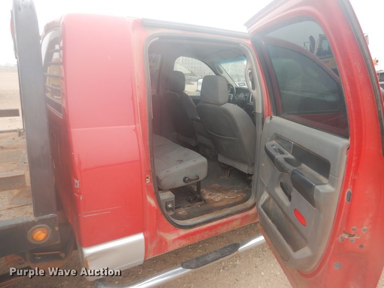 image for item DI3675 2007 Dodge Ram 1500  Mega Cab flatbed pickup truck