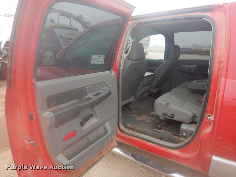 image for item DI3675 2007 Dodge Ram 1500  Mega Cab flatbed pickup truck