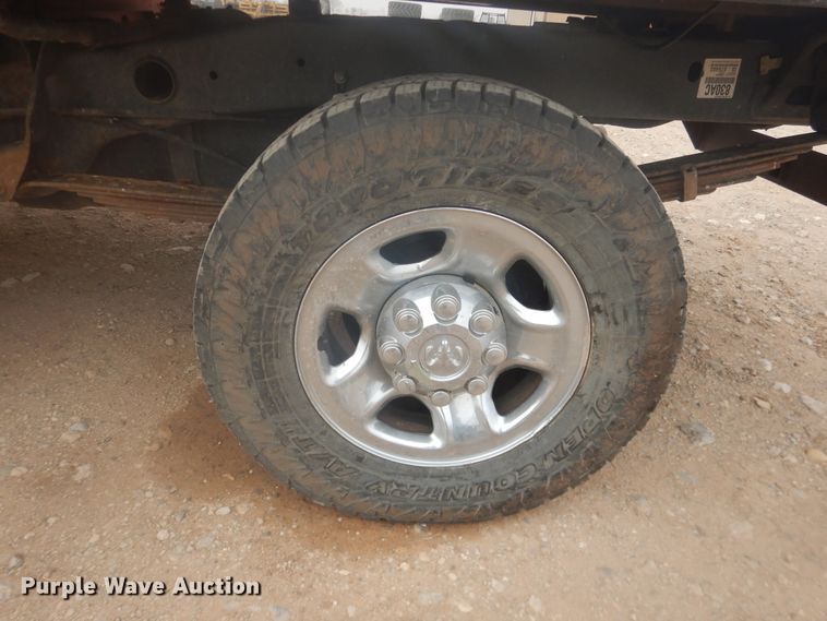 image for item DI3675 2007 Dodge Ram 1500  Mega Cab flatbed pickup truck