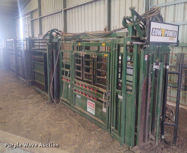 image for item FY9825 Arrow Cow Power 1050  squeeze chute