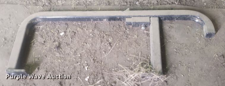 image for item FY9825 Arrow Cow Power 1050  squeeze chute