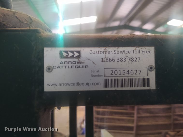 image for item FY9825 Arrow Cow Power 1050  squeeze chute