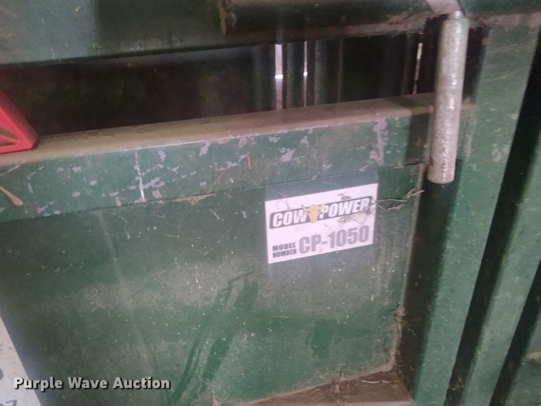 image for item FY9825 Arrow Cow Power 1050  squeeze chute