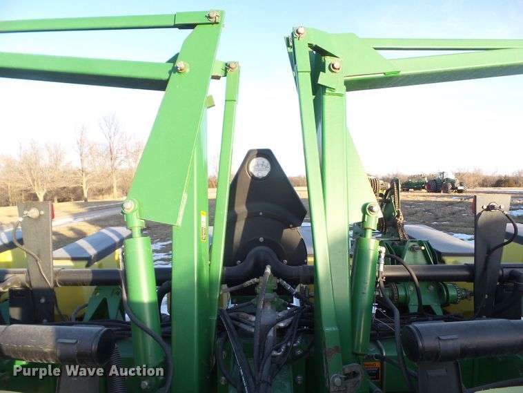 image for item HF9789 2001 John Deere 1760  planter