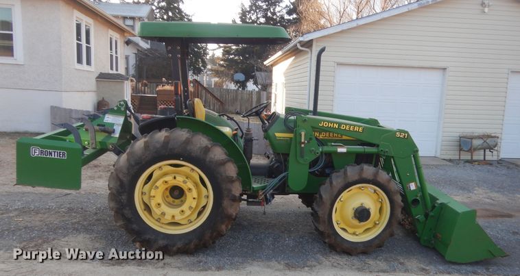 image for item HG9787 2003 John Deere 5205  tractor