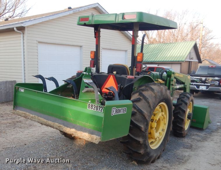 image for item HG9787 2003 John Deere 5205  tractor