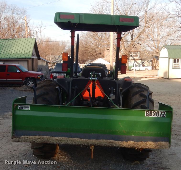 image for item HG9787 2003 John Deere 5205  tractor