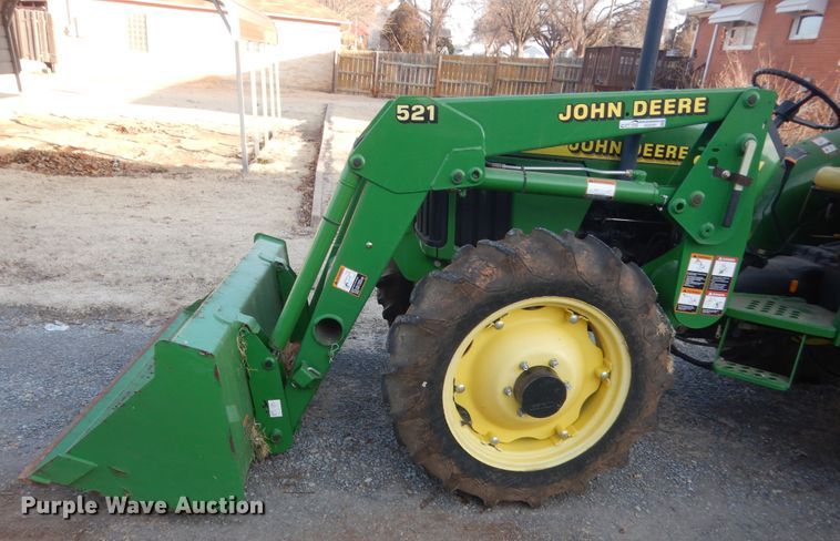 image for item HG9787 2003 John Deere 5205  tractor