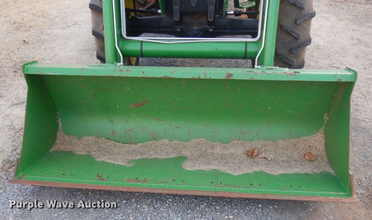 image for item HG9787 2003 John Deere 5205  tractor