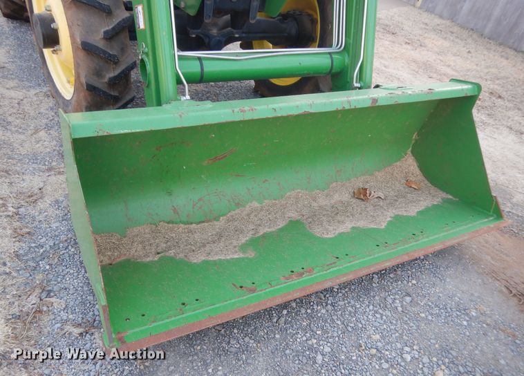image for item HG9787 2003 John Deere 5205  tractor