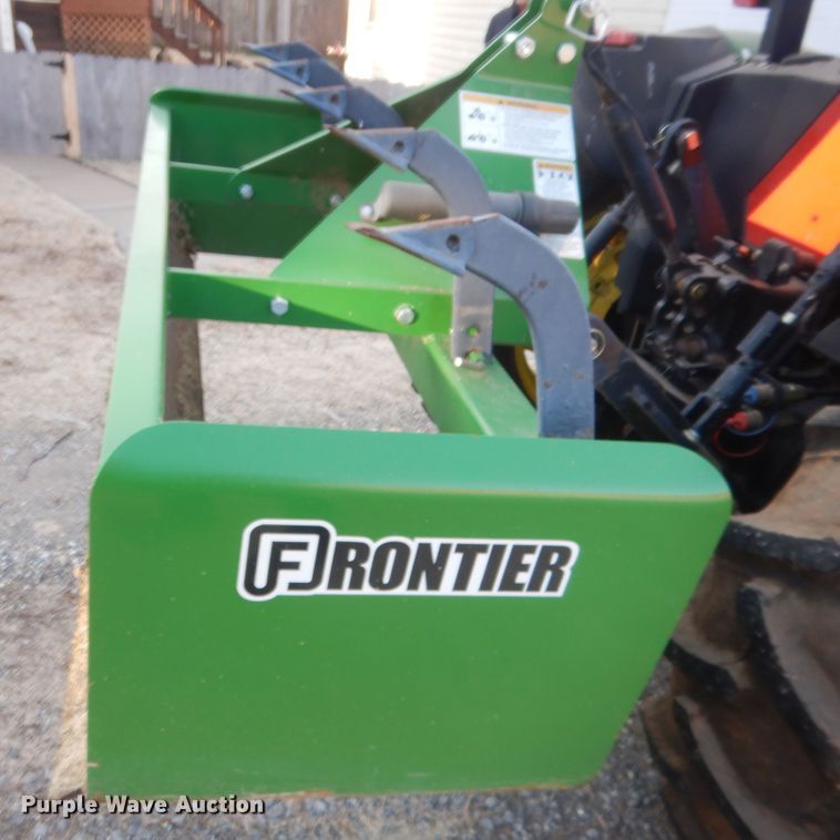 image for item HG9787 2003 John Deere 5205  tractor