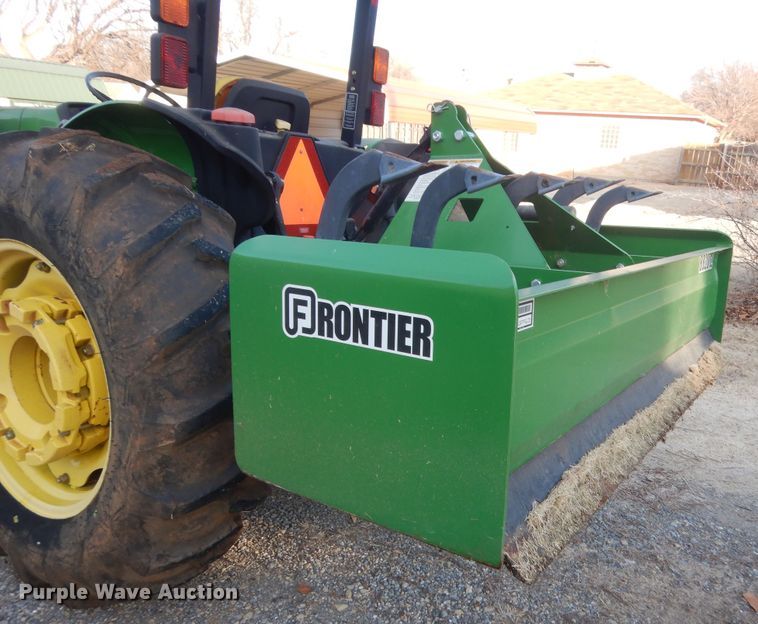 image for item HG9787 2003 John Deere 5205  tractor