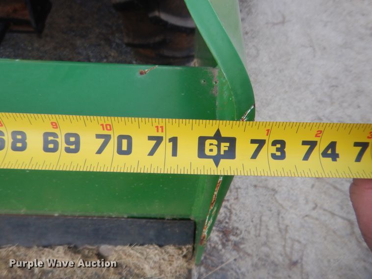 image for item HG9787 2003 John Deere 5205  tractor