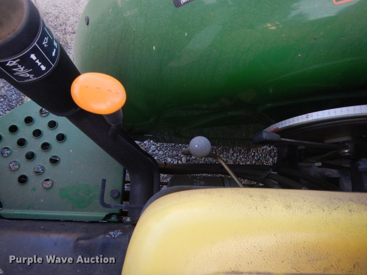 image for item HG9787 2003 John Deere 5205  tractor