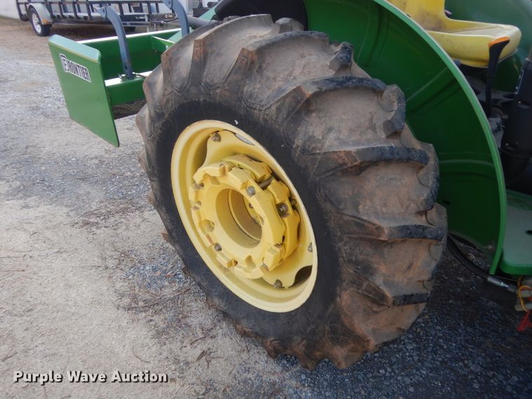 image for item HG9787 2003 John Deere 5205  tractor
