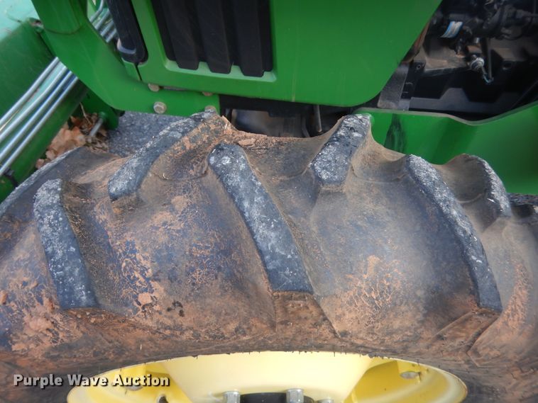 image for item HG9787 2003 John Deere 5205  tractor