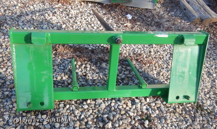 image for item HG9787 2003 John Deere 5205  tractor
