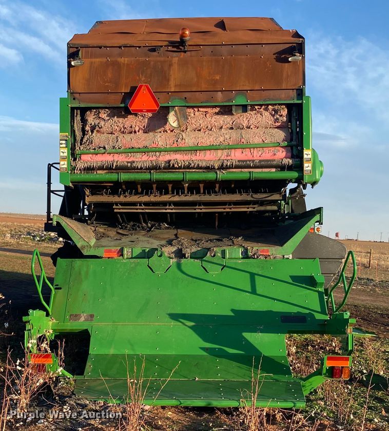 image for item HI9014 2019 John Deere CP690 cotton picker