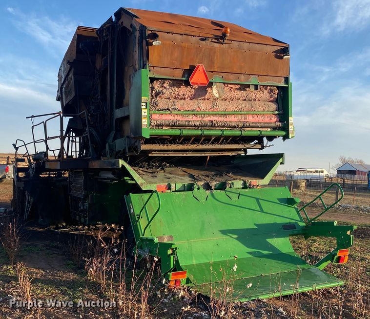 image for item HI9014 2019 John Deere CP690 cotton picker