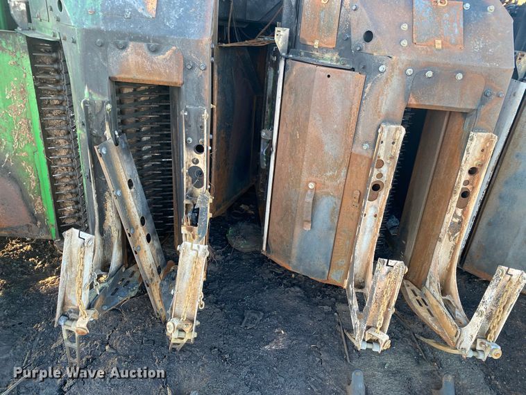 image for item HI9014 2019 John Deere CP690 cotton picker