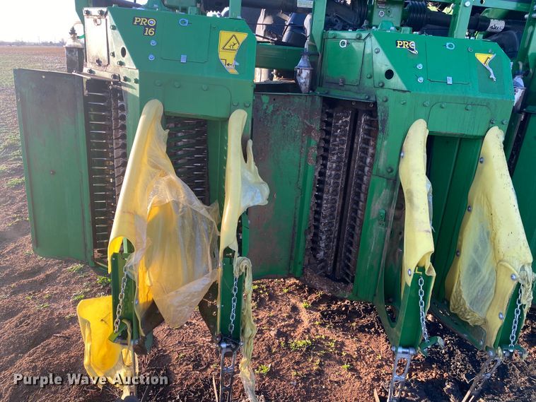 image for item HI9014 2019 John Deere CP690 cotton picker