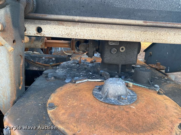 image for item HI9014 2019 John Deere CP690 cotton picker