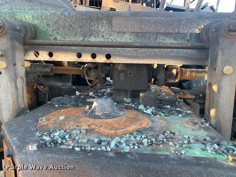 image for item HI9014 2019 John Deere CP690 cotton picker