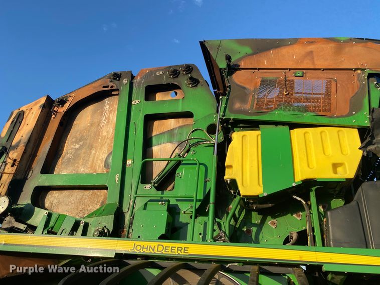 image for item HI9014 2019 John Deere CP690 cotton picker