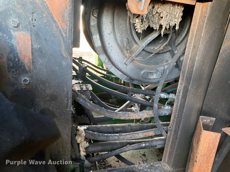 image for item HI9014 2019 John Deere CP690 cotton picker