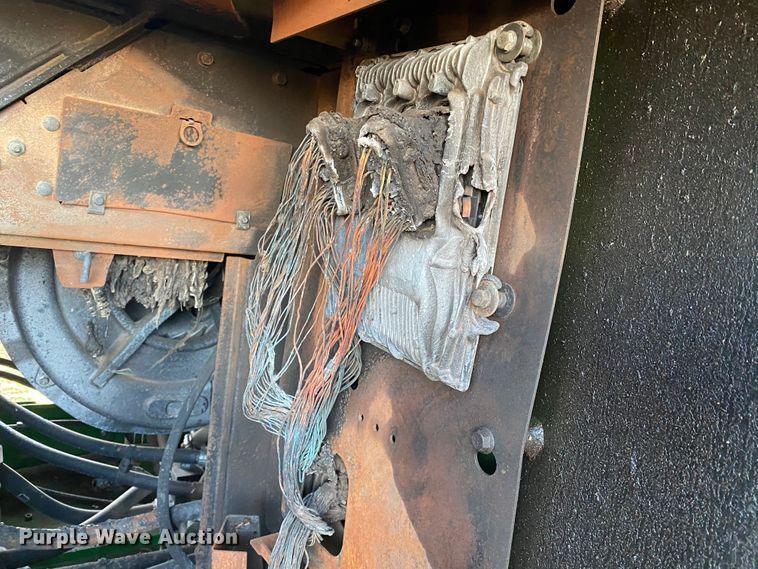 image for item HI9014 2019 John Deere CP690 cotton picker