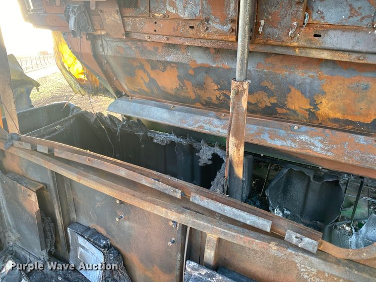 image for item HI9014 2019 John Deere CP690 cotton picker