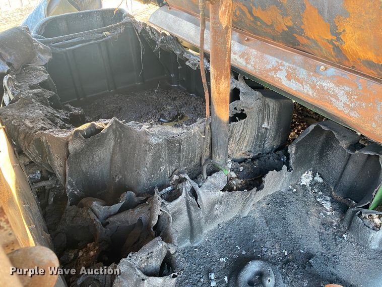 image for item HI9014 2019 John Deere CP690 cotton picker