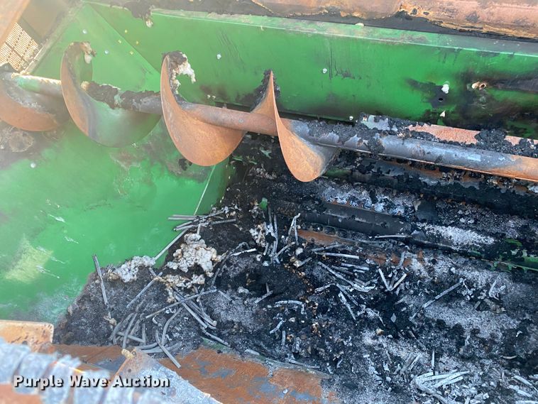 image for item HI9014 2019 John Deere CP690 cotton picker