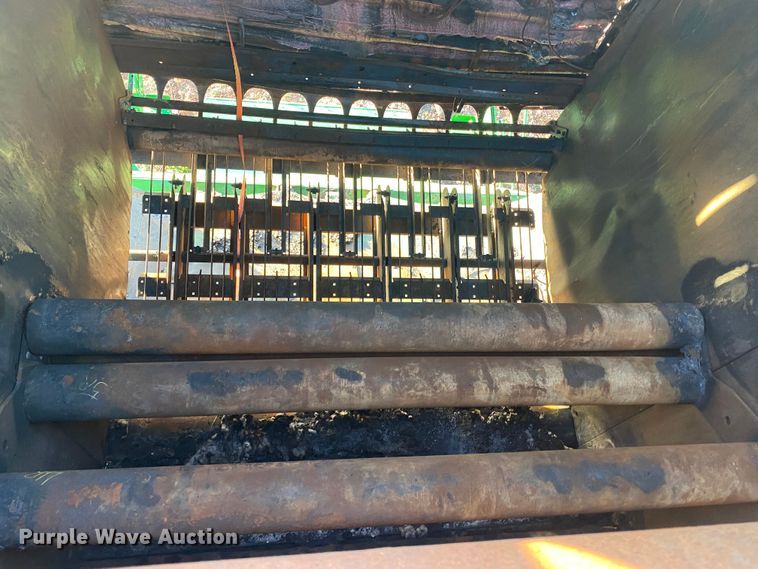 image for item HI9014 2019 John Deere CP690 cotton picker