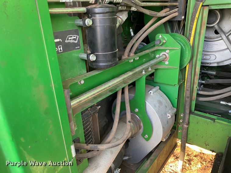 image for item HI9014 2019 John Deere CP690 cotton picker