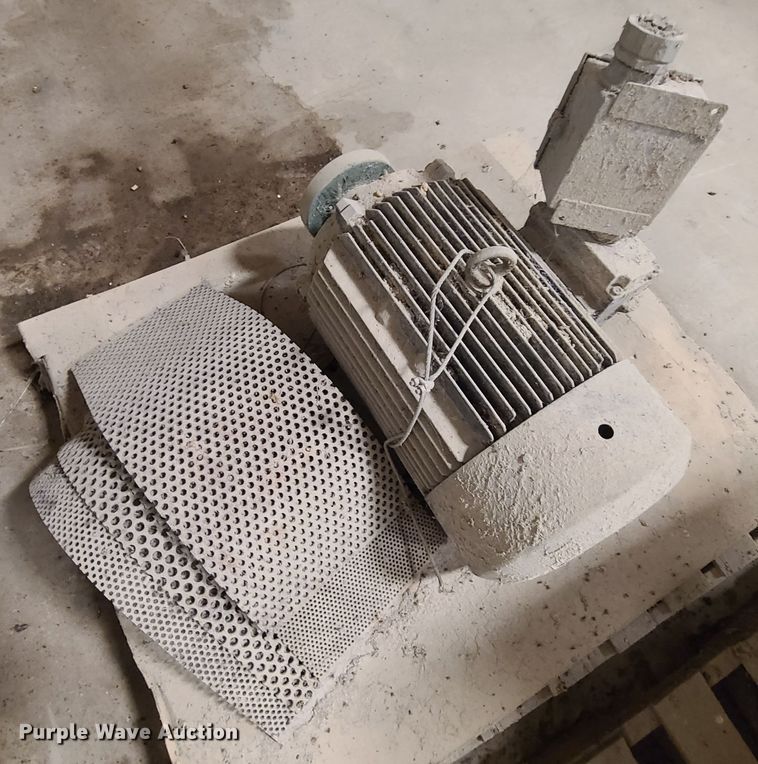 image for item HM9802 Champion feed grinder