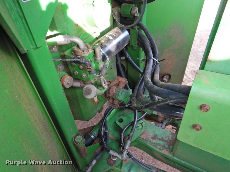 image for item HN9073 1990 John Deere 8760  4WD tractor