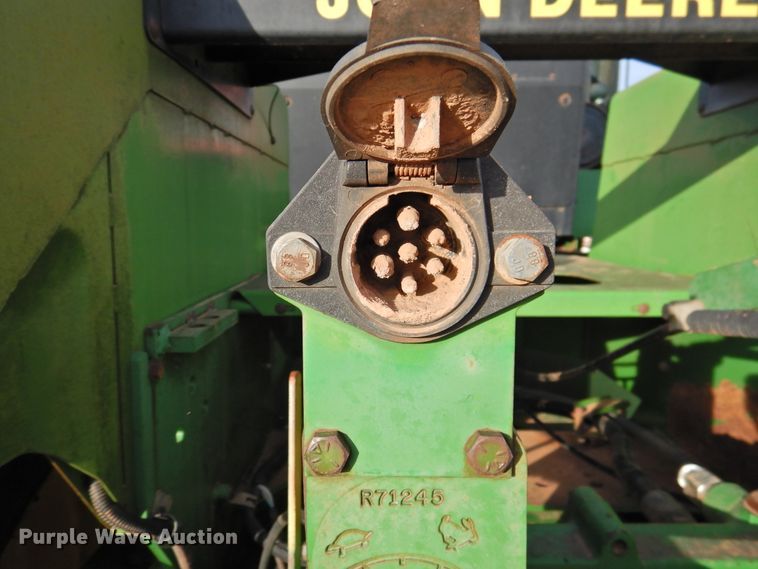 image for item HN9073 1990 John Deere 8760  4WD tractor