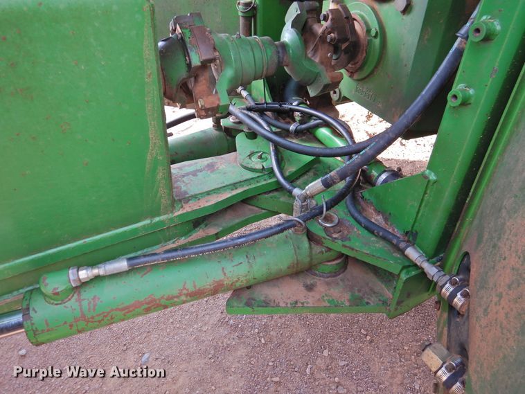 image for item HN9073 1990 John Deere 8760  4WD tractor