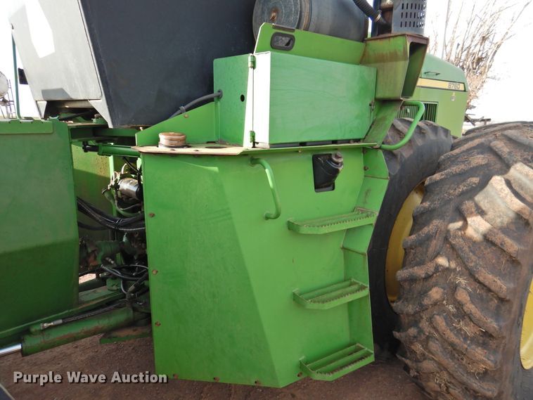 image for item HN9073 1990 John Deere 8760  4WD tractor