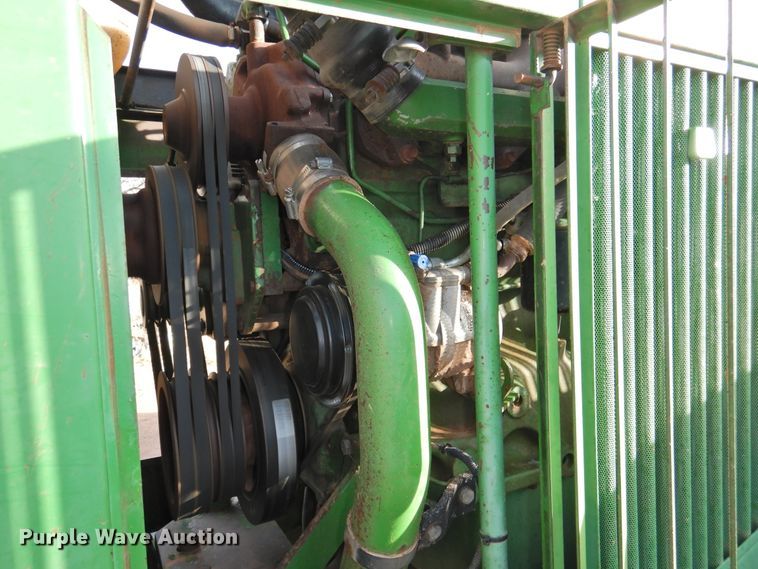 image for item HN9073 1990 John Deere 8760  4WD tractor