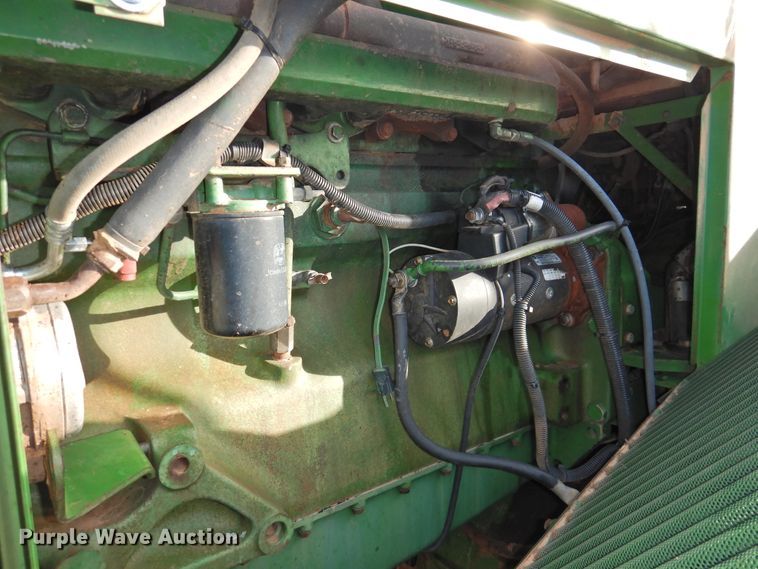 image for item HN9073 1990 John Deere 8760  4WD tractor