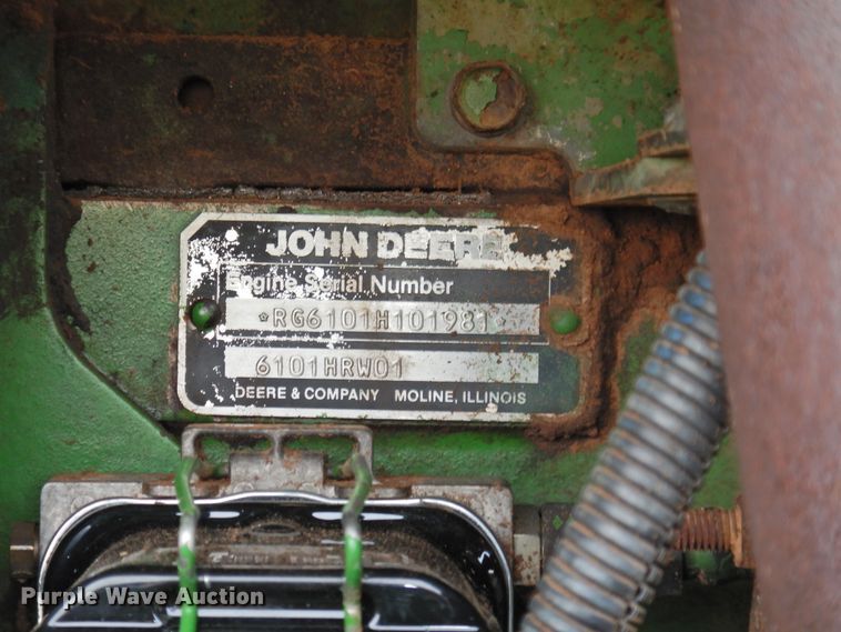 image for item HN9073 1990 John Deere 8760  4WD tractor