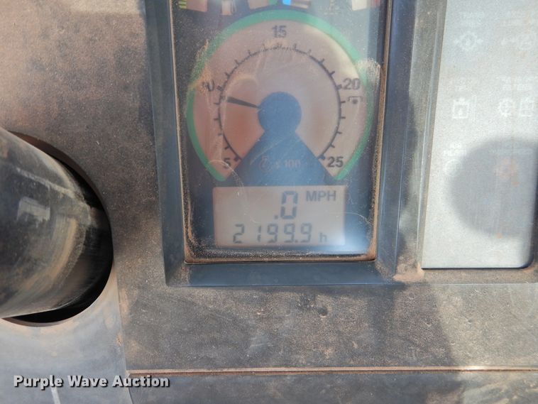 image for item HN9073 1990 John Deere 8760  4WD tractor