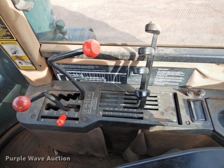 image for item HN9073 1990 John Deere 8760  4WD tractor