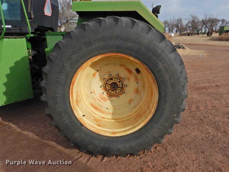 image for item HN9073 1990 John Deere 8760  4WD tractor