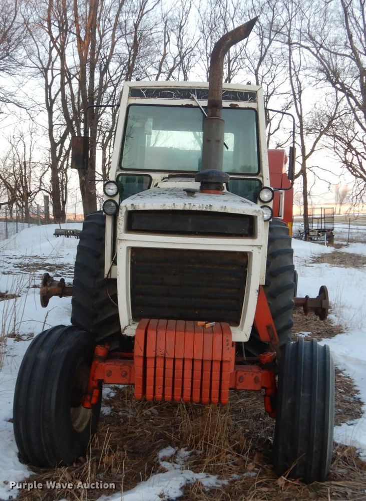 image for item HS9805 1977 Case 1570  tractor