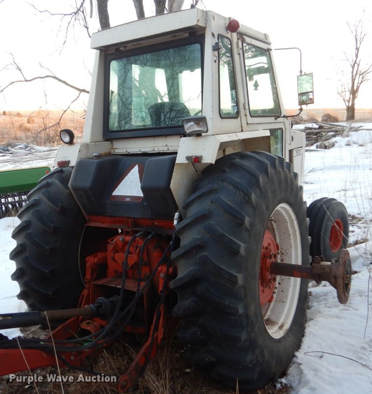 image for item HS9805 1977 Case 1570  tractor
