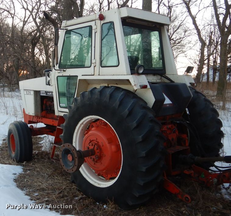 image for item HS9805 1977 Case 1570  tractor
