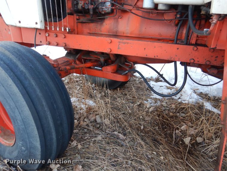 image for item HS9805 1977 Case 1570  tractor